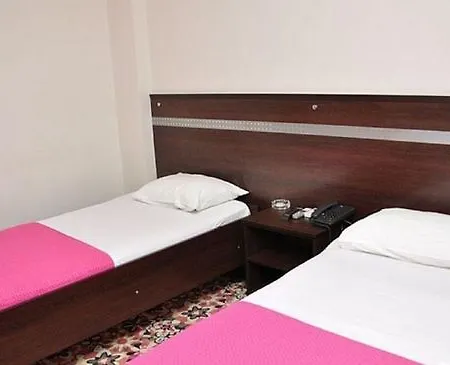 Topkapi Oezyavuz מלון 3*